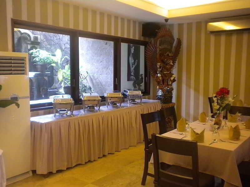 Urbanview Hotel Taman Suci Denpasar Exteriér fotografie